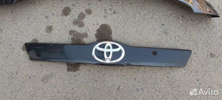Эмблема toyota