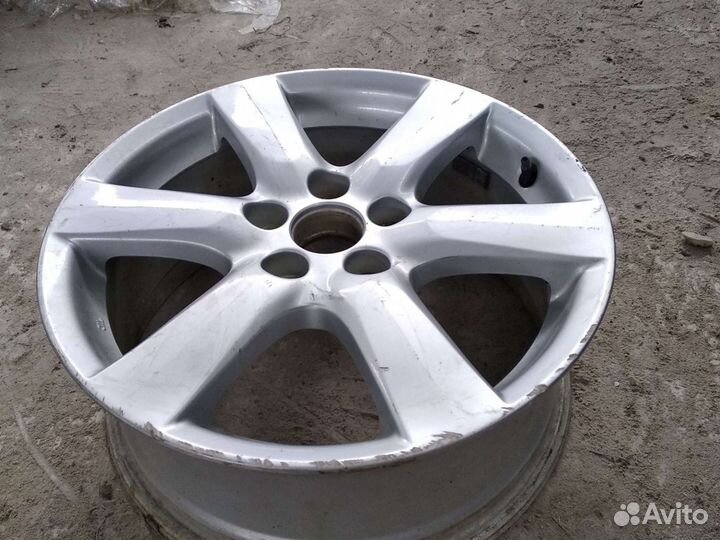 Литой диск r17 toyota оригинал