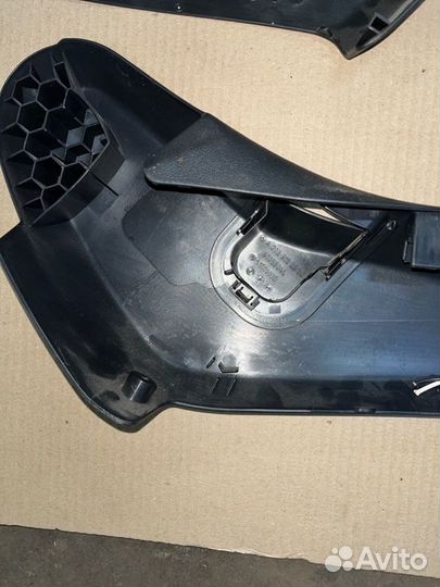 Накладка сиденья водителя передняя левая