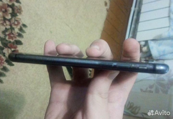 iPhone 8, 64 ГБ