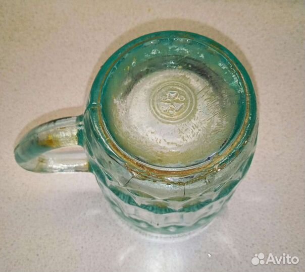 Чугунки, пивная кружка и деревянная посуда