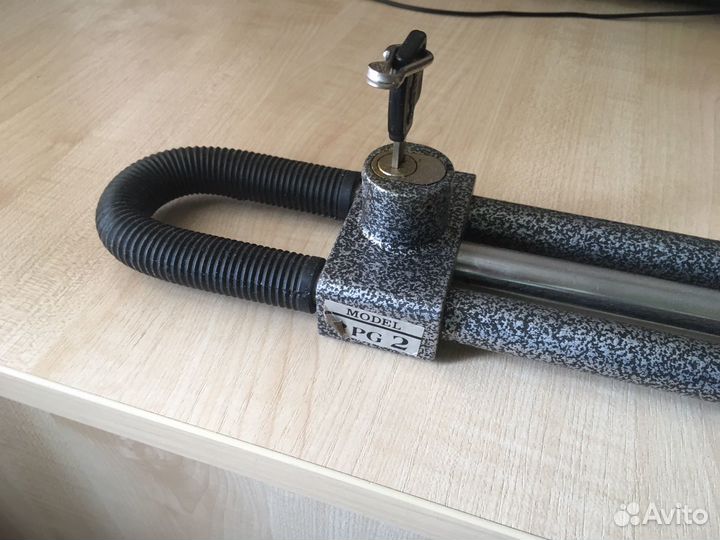 Противоугонный замок на руль