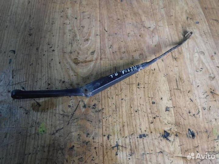 Поводок стеклоочистителя передний левый Daewoo Ne