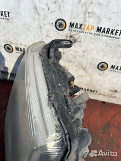 Фара передняя правая Nissan Navara 2.5 DIZ 2008