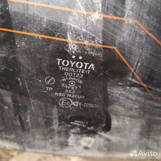 Стекло Toyota Corolla 120 1.6 2006