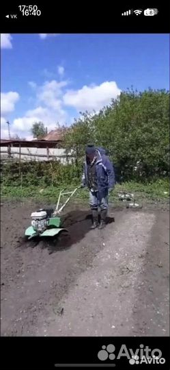 Вспашка земли мотоблоком