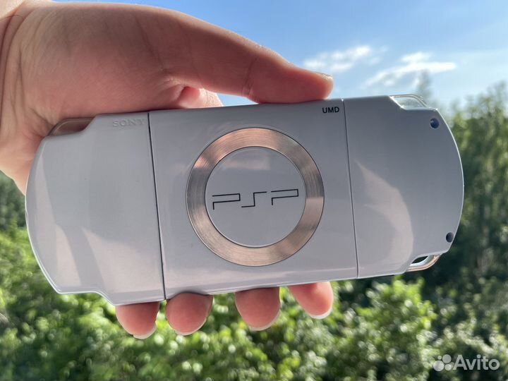 Игровая приставка Sony Psp 2000 прошита