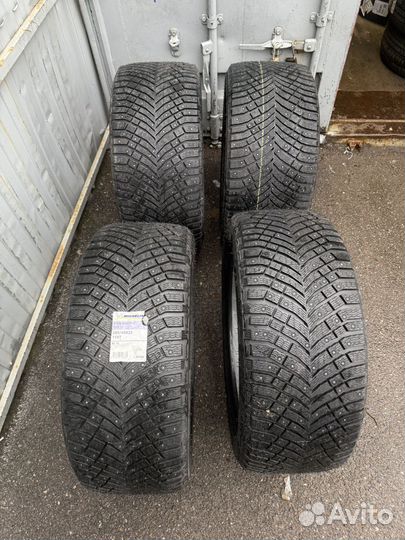 Michelin X-Ice North 4 SUV 285/40 R22 и 325/35 R22 114H