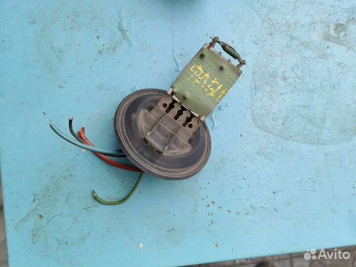 Шкода Фабия 2 резистор печки