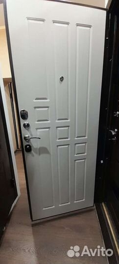 Дверь входная, белый ясень