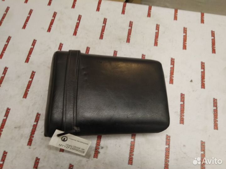 Сиденье пассажирское Yamaha FZR250R 1990