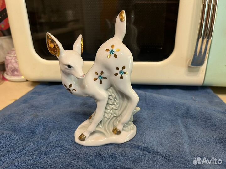 Статуэтка олененок