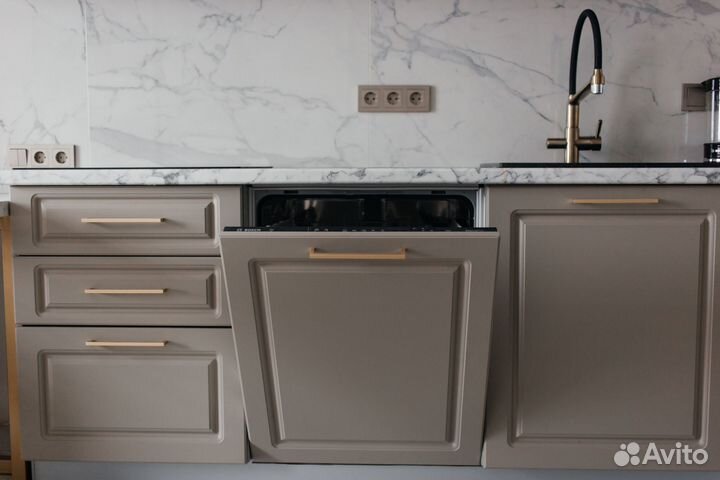 Угловая кухня «Веста» + духовка в подарок