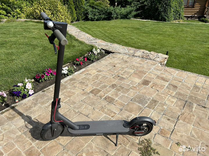 Самокат электрический Xiaomi m365