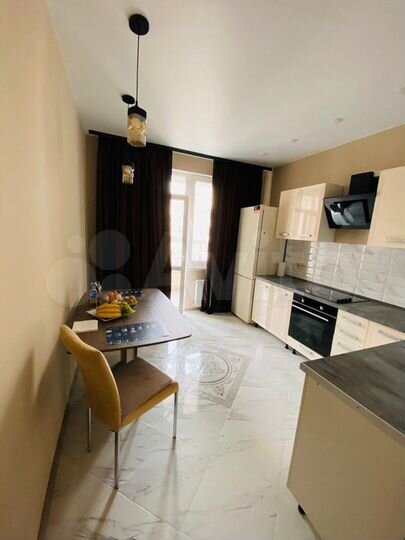 2-к. квартира, 65 м², 8/18 эт.