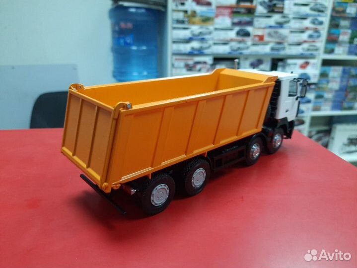 Маз-6516 самосвал 8x4 1:43 Автоистория
