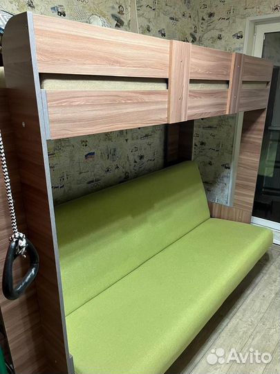 Двухярусная кровать с диваном