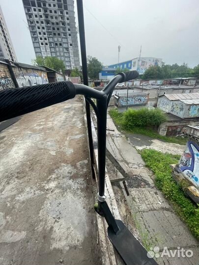 Трюковой самокат парковый