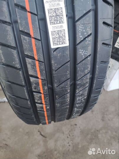 Bridgestone Alenza 001 285/45 R22 110H