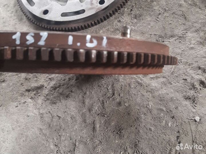 Маховик 1.0i Toyota Yaris 1SZ-FE