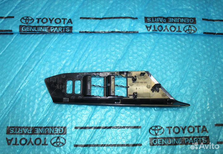 Накладка стеклоподъемника Рав 4 Оригинал 2013-2015