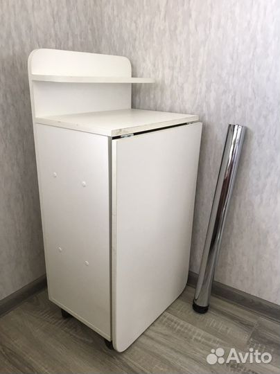 Маникюрный стол складной