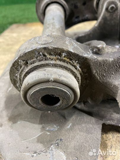 Цапфа задняя правая Bmw 7 E66 N62B44 2002