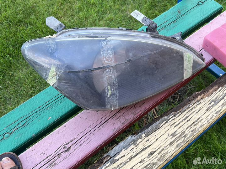 Фара правая на mitsubishi lancer 9