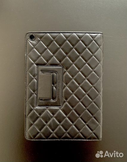 Чехол на iPad chanel