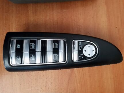 Кнопки стеклоподьемников Мерседес W221