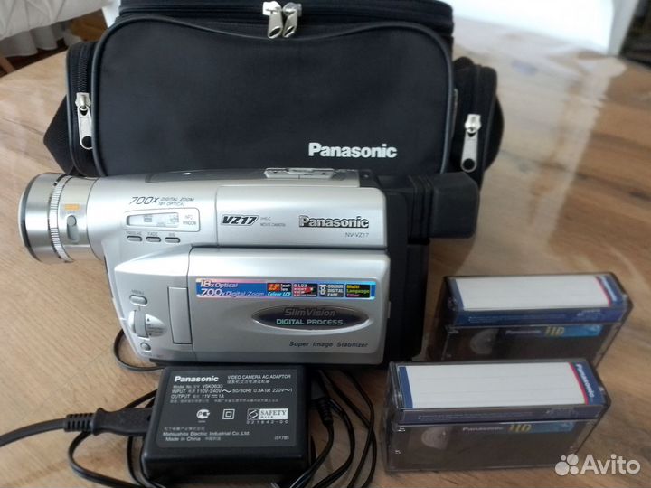 Видеокамера Panasonic NV-VZ17
