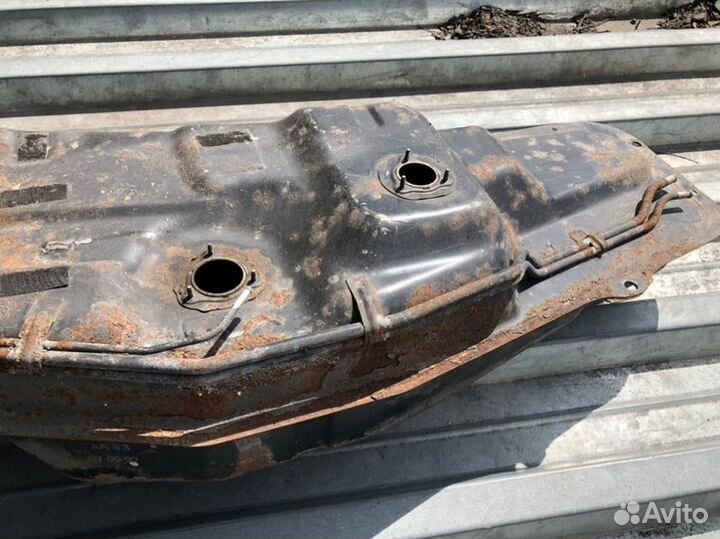 Бак топливный Mitsubishi Pajero 3 6G74 6G72 6G75