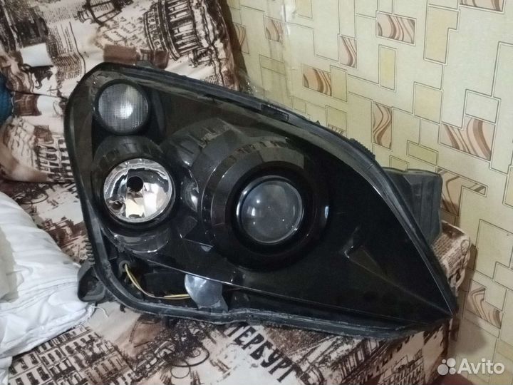 Правая фара opel astra h ксенон