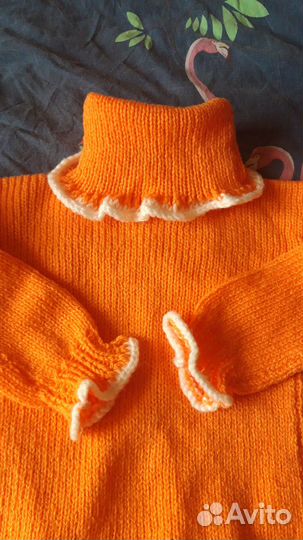 Свитер шерстяной