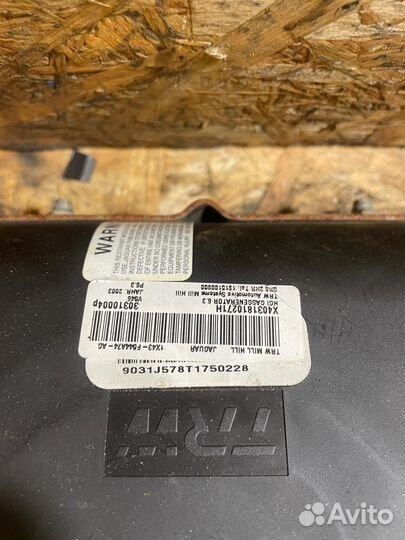 Подушка безопасности в торпедо Ягуар X-type