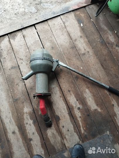 Ручной водяной насос