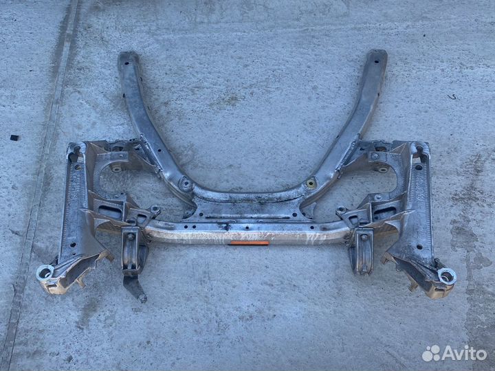 Подрамник передний BMW E60 E61 E63