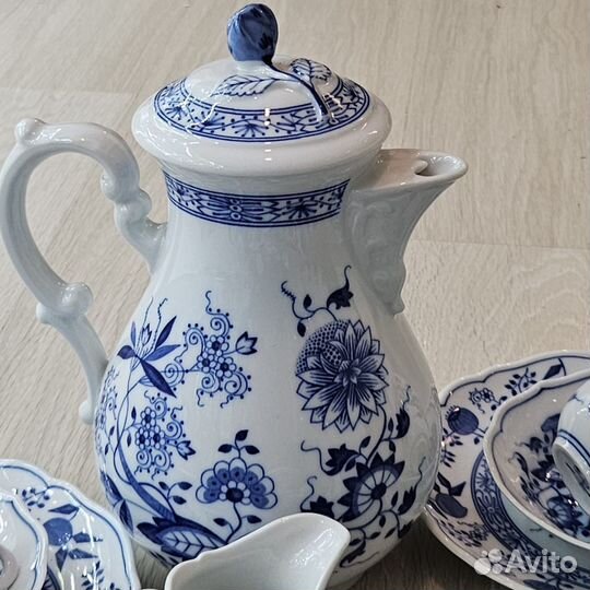 Чайный сервиз. Синий лук. Луковый узор