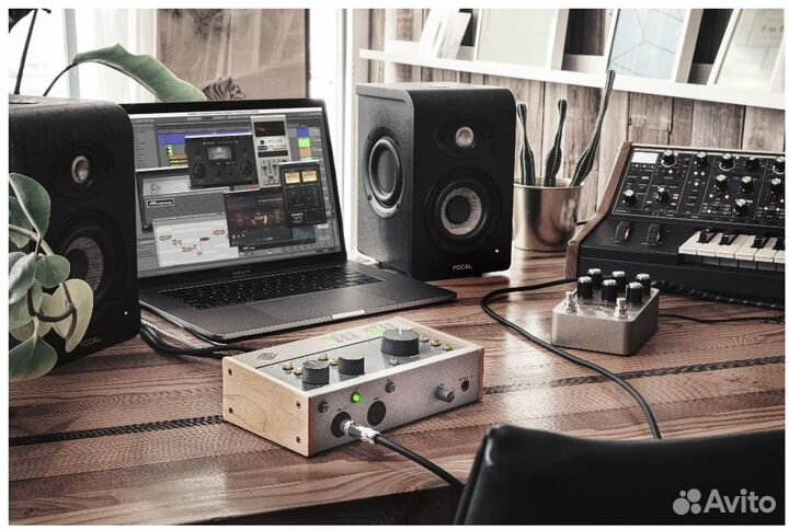 Внешняя звуковая карта Universal Audio volt 476