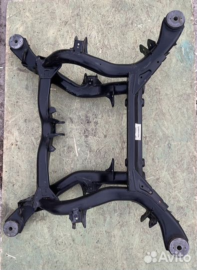 Балка подрамник задний Сайлентблок VW Touareg