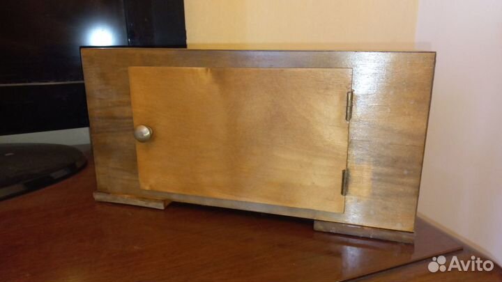 Настольные часы, Владимир