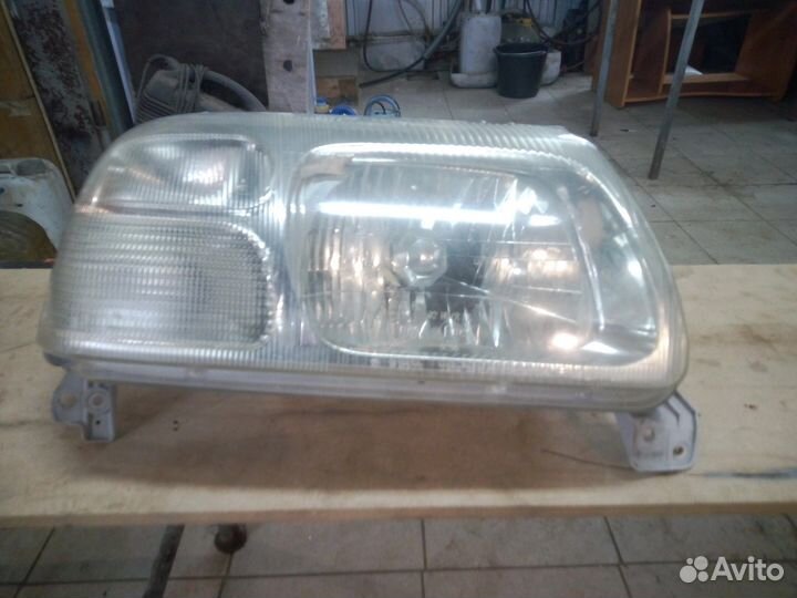 Фара передняя правая Сузуки grand Витара