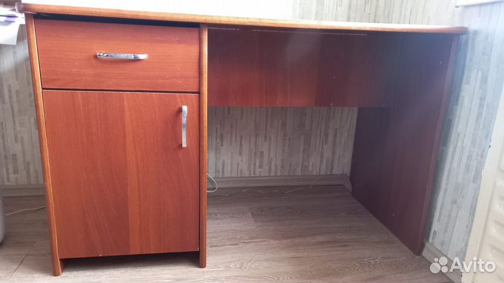 Стол письменный