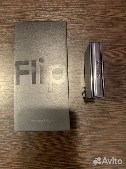 Samsung Galaxy Z Flip4, 8/256 ГБ