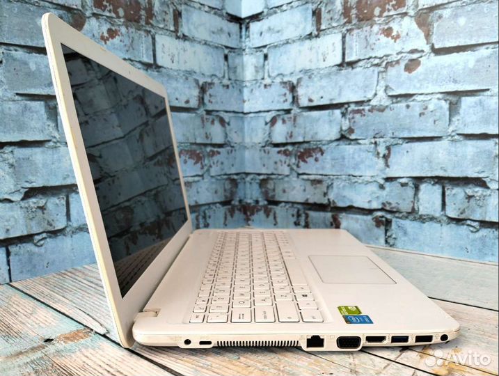 Игровой Asus на i3/ GT 920m/ RAM 6/ SSD 256