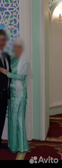 Платье на никах