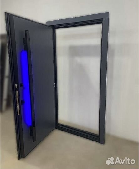 Металлическая входная дверь с подсветкой