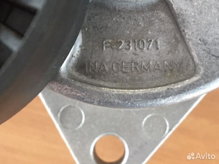 Натяжитель приводного ремня Mercedes