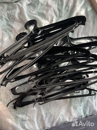 Вешалки плечики пластиковые