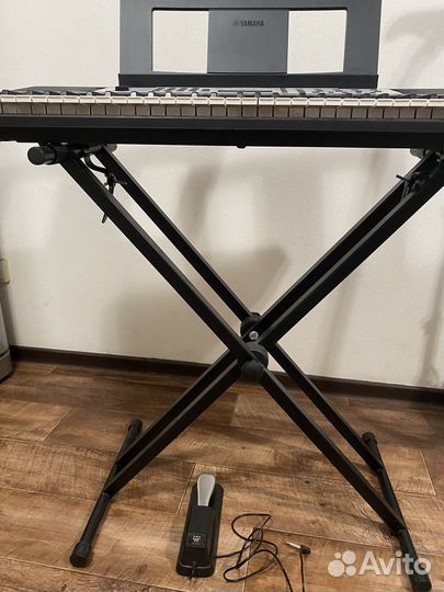 Синтезатор Yamaha YPT 270 + стойка + педаль